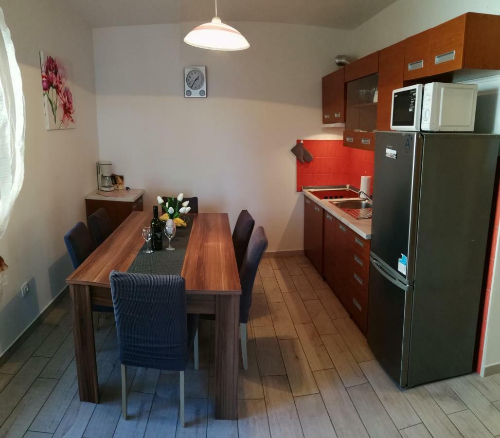 Apartmani Nada Klenovica Exterior foto